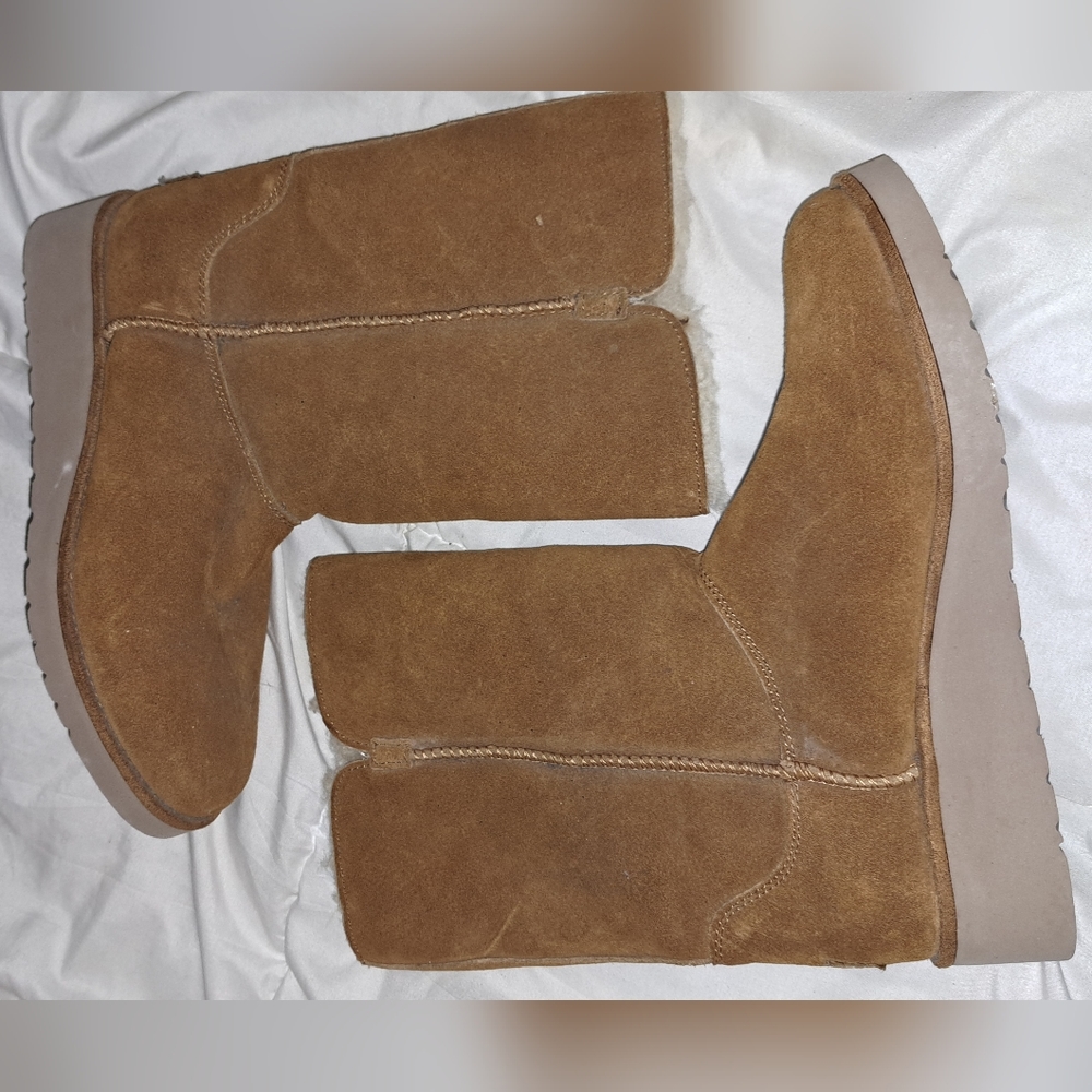 Tan Koolaburra by ugg shoes - Picture 2 of 4